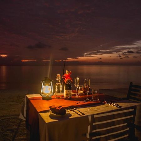 Reveries Maldives Gan  Bagian luar foto