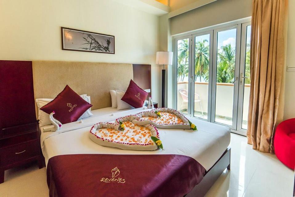 Reveries Maldives Gan  Bagian luar foto