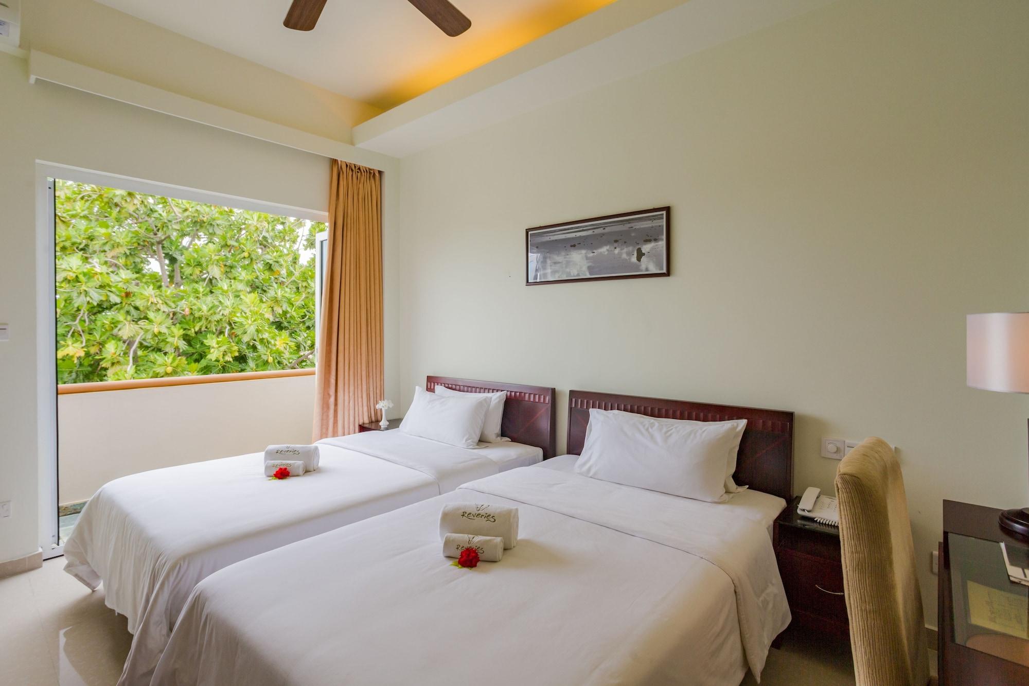 Reveries Maldives Gan  Bagian luar foto