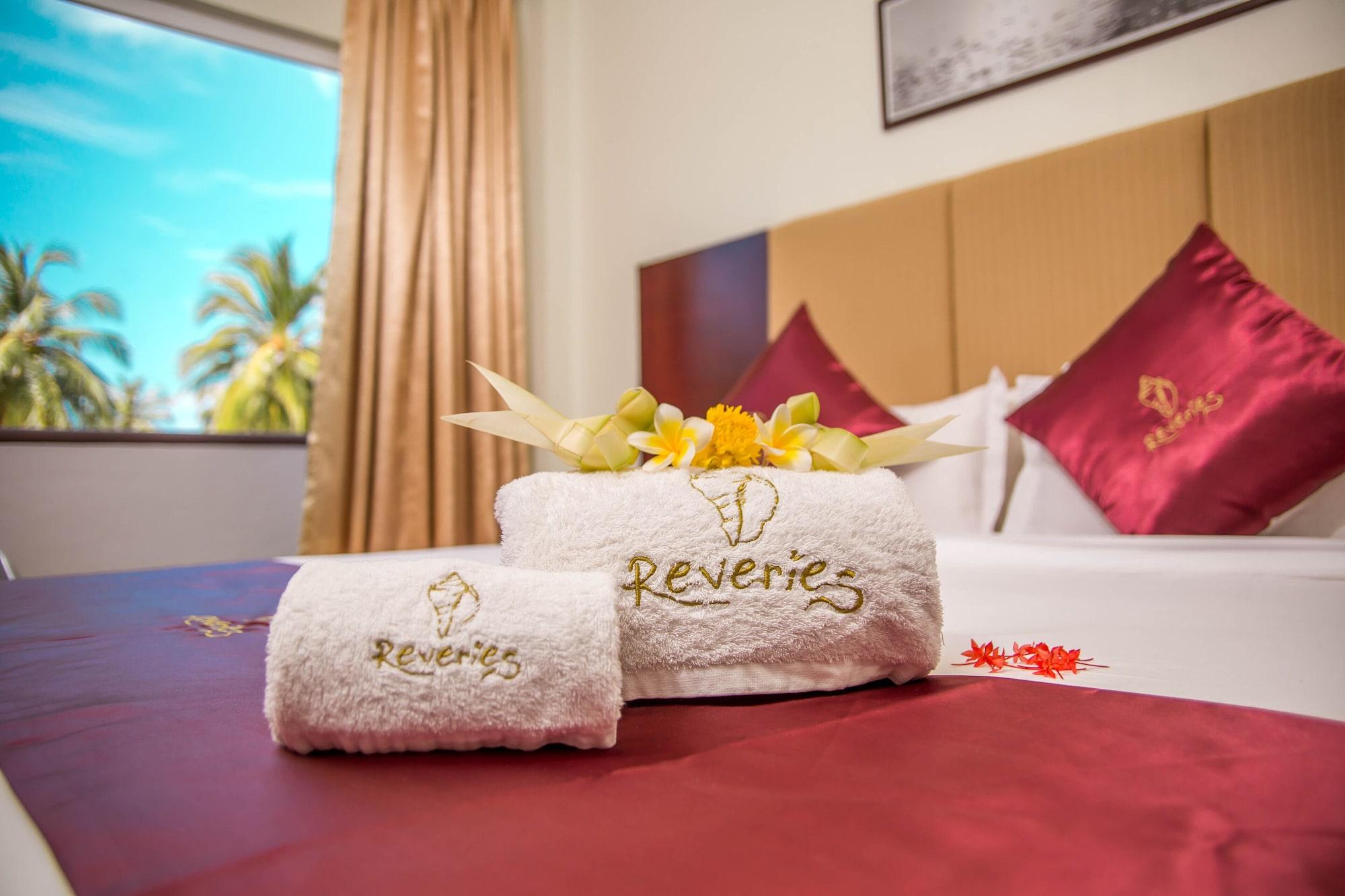 Reveries Maldives Gan  Bagian luar foto
