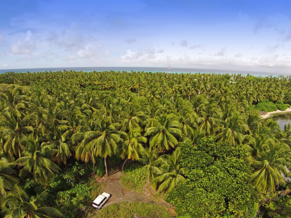 Reveries Maldives Gan  Bagian luar foto