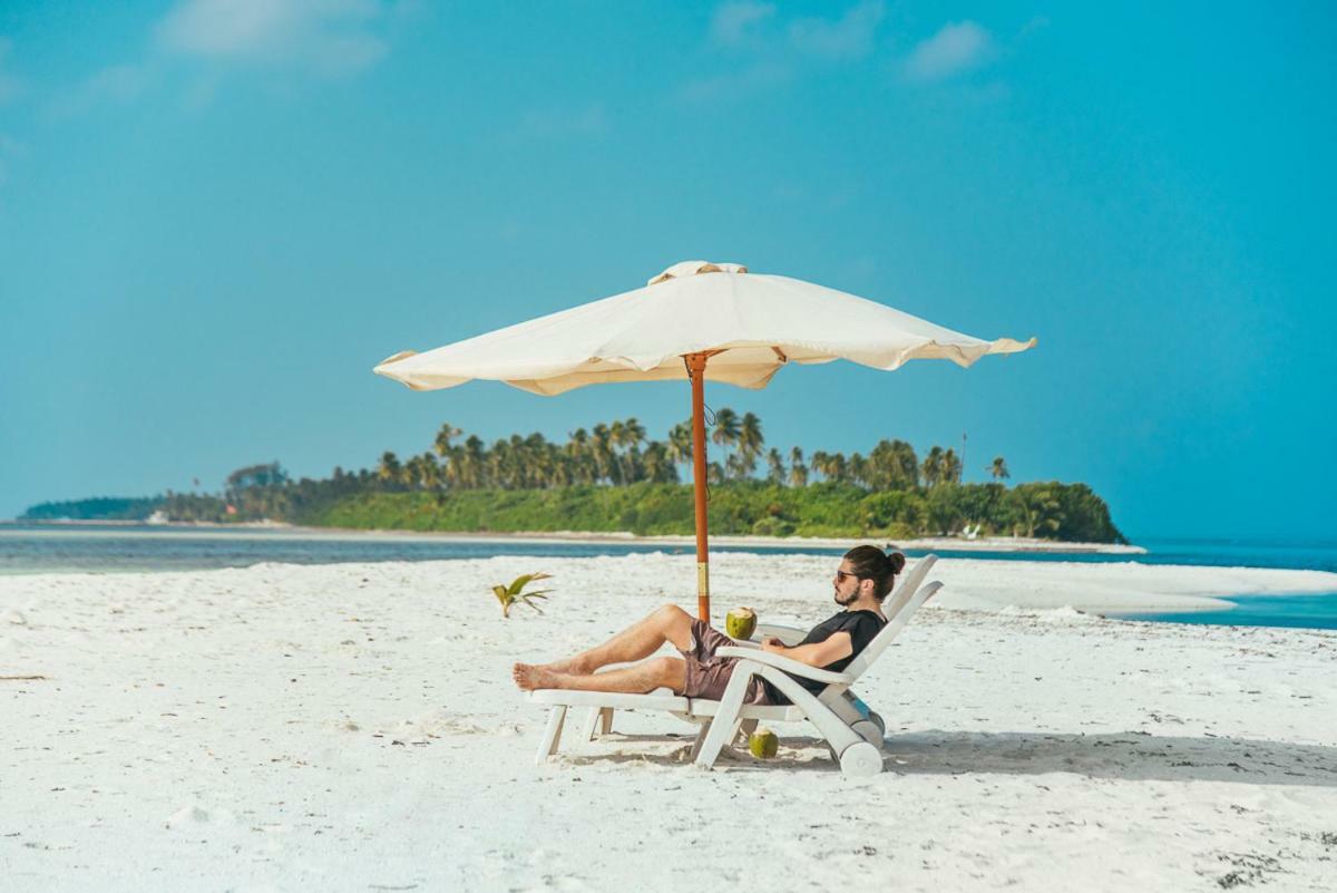 Reveries Maldives Gan  Bagian luar foto